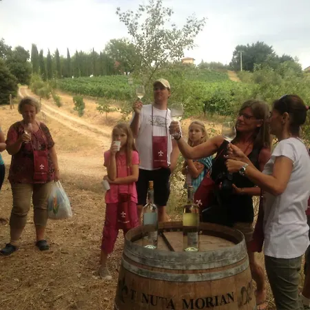 Tenuta Moriano Farm stay *